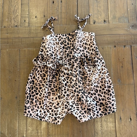 Janie and Jack Other - Janie and jack leopard short romper